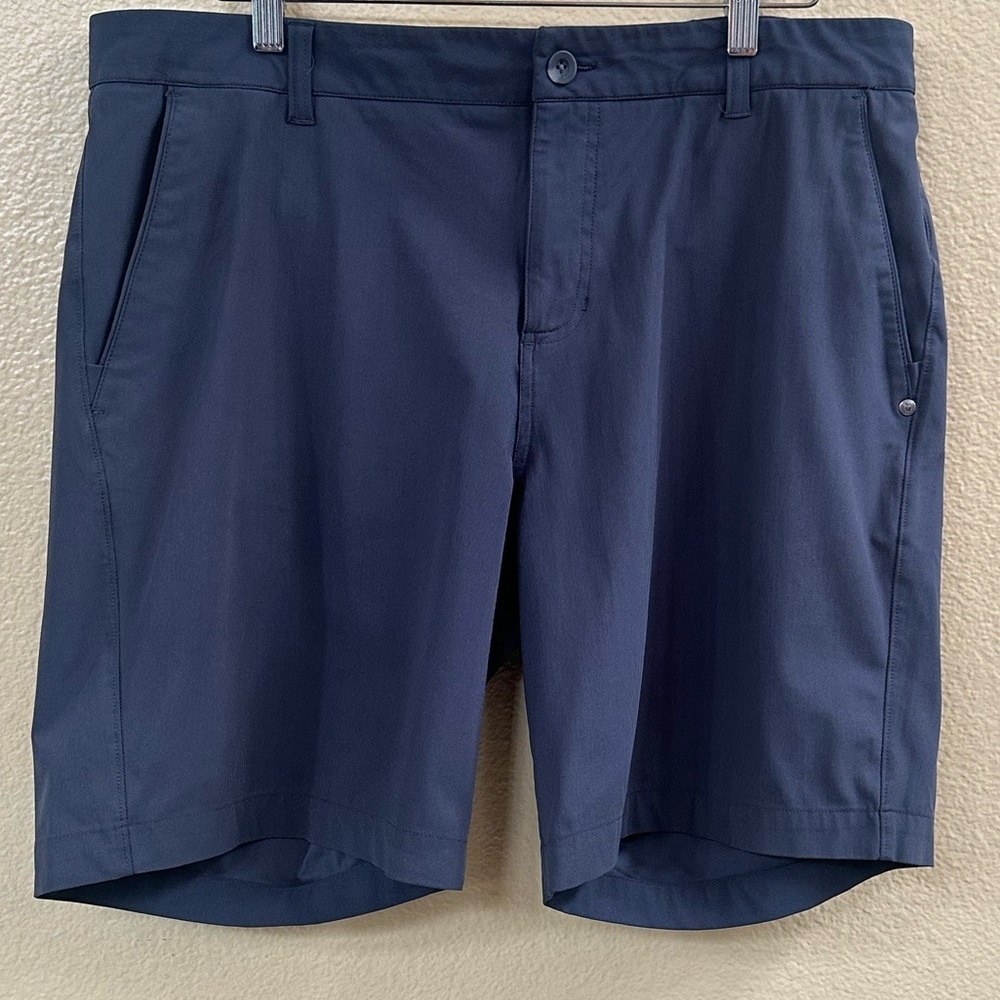 Vuori “Meta” Shorts 8" Inseam In Charcoal Size 36 Excellent Condition! - Picture 6 of 11